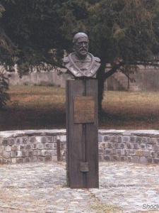 Tóth Ágoston Rafael szobra Marcaliban