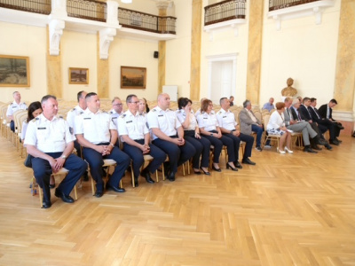 Beszámolók és felülvizsgált döntés a közgyűlés ülésén